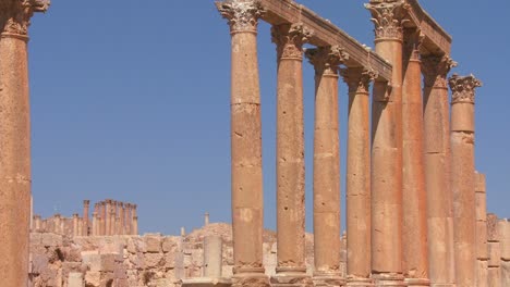 Roman-pillars-stand-against-the-sky-in-Jerash-Jordan