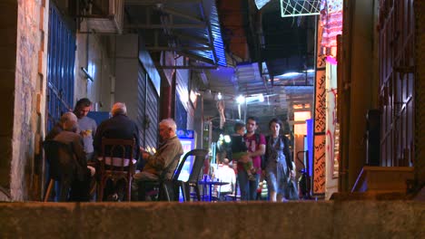 Menschen-Gehen-Nachts-Im-Arabischen-Viertel-Der-Altstadt-Von-Jerusalem