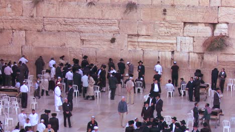 Jüdische-Pilger-Beten-An-Der-Klagemauer-In-Jerusalem-Israel