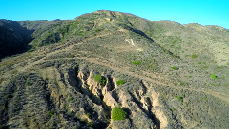 Aerial-shot-over-the-hills-of-Southern-California-1