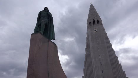 Time-lapse-of-a-statue-of-Leif-Erikson-statue-in-front-of-Hallgrimskirkja-Church-in-Reykjavik-Iceland