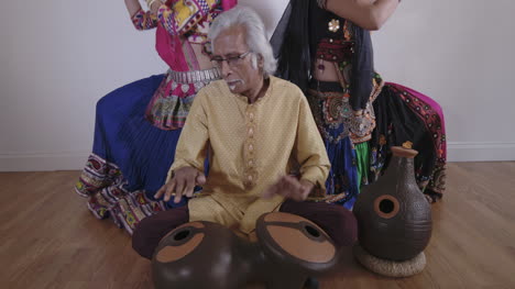 Indian-Percussion-Musician-with-Dancers-08
