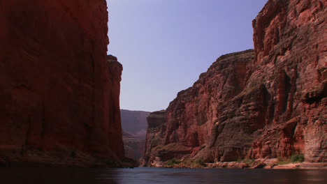 Ein-Blick-Entlang-Des-Colorado-Flusses-Im-Grand-Canyon-In-Arizona