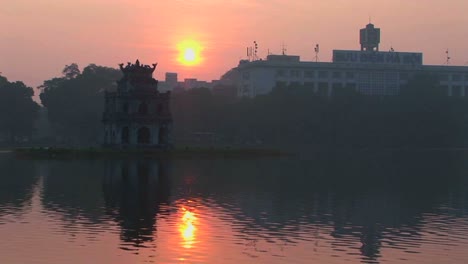 Una-Atardecer-Detrás-De-Hanoi-Vietnam