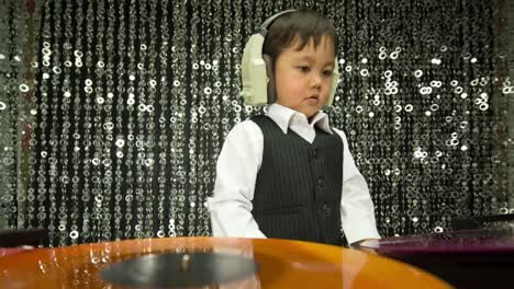 Kleines-Kind-DJ-13