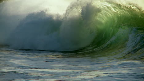 Large-waves-as-they-crest-and-break-in-slow-motion-1