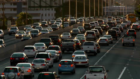 Starker-Verkehr-überfüllt-Die-Autobahnen-Von-Honolulu-In-Hawaii