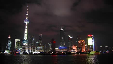 Skyline-Von-Shanghai-Bei-Nacht-1