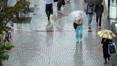 Tokyo-Rainy-Street-02