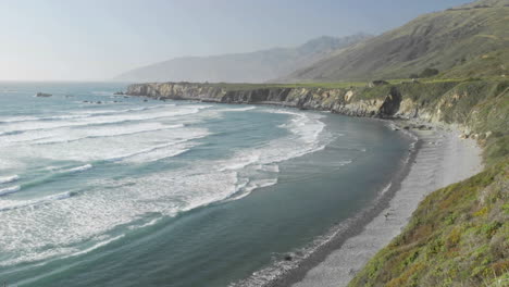 Zeitraffer-Von-Wellen,-Die-Am-Sand-Dollar-Strand-In-Big-Sur-Kalifornien-Brechen-2