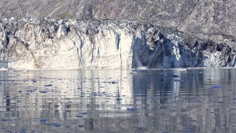 Tidewater-glacier-Johns-Hopkins-glacier-calving-in-Glacier-Bay-National-Park-Alaska-1