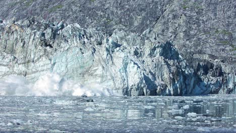 Tidewater-Johns-Hopkins-glacier-calving-in-Glacier-Bay-National-Park-Alaska