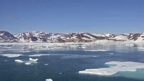 Meereis-Und-Globale-Erderwärmung-In-Ittoqqortoormiit-Punktet-Von-Sund-Grönland