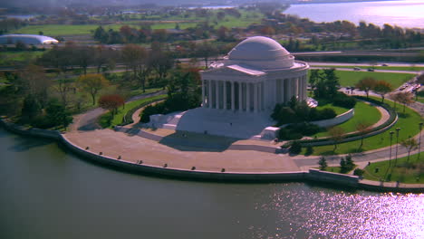 Hermosa-Antena-Sobre-El-Memorial-Jefferson-En-Washington-Dc