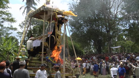 A-Group-Of-People-Gathers-For-A-Cremation-Ceremony-In-Indonesia