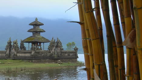 Bamboo-Drips-With-Dew-At-The-Ulun-Danu-Temple-On-Lake-Bratan-Bali