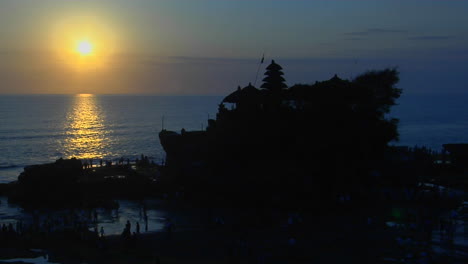 The-Pura-Tanah-Lot-Temple-In-Bali-Indonesia-Is-Silhouetted-Against-The-Water