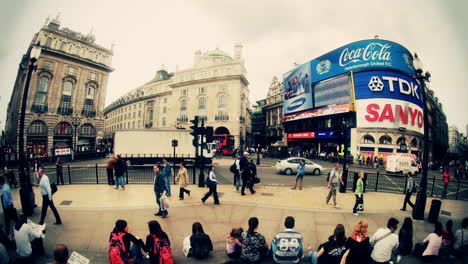 Piccadilly-Circus-Time-Lapse-1