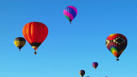 Globos-De-Colores-Se-Elevan-Por-Encima-Del-Festival-De-Globos-De-Albuquerque-2