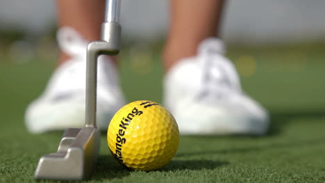 Woman-Playing-Golf-00