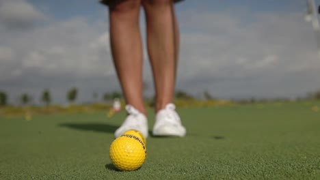 Woman-Playing-Golf-01