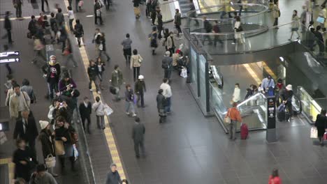 Commuters-in-Kyoto's-JR-Station-Japan