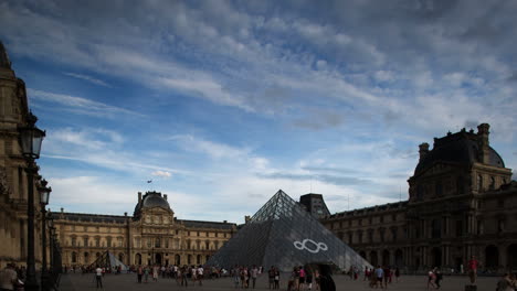 Louvre-00