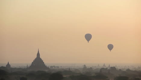Balloons-rise-near-the-amazing-temples-of-Pagan-Bagan-Burma-Myanmar-1