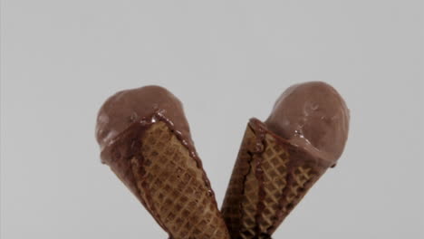 -chocolate-ice-cream-cones-melt-over-time