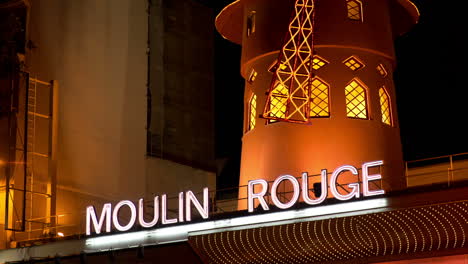 Moulin-Rouge-Paris-03