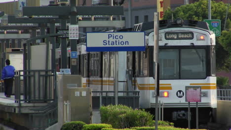 The-LA-Metro-train-stops-at-a-station