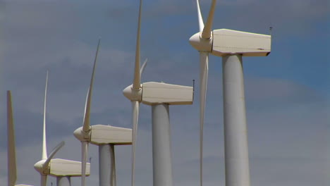 Wind-turbines-generate-electricity-3