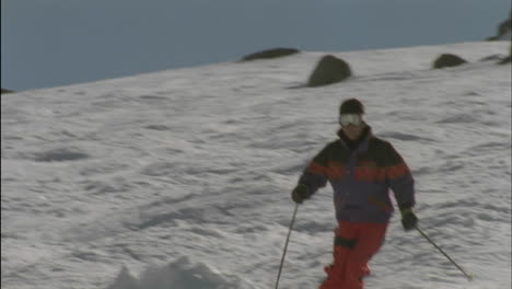 Ein-Skifahrer-Macht-Einen-Lufttrick