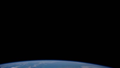 Eine-Wunderschöne-NASA-Enthüllung-Aus-Dem-Weltraum-Der-Erscheinenden-Erde