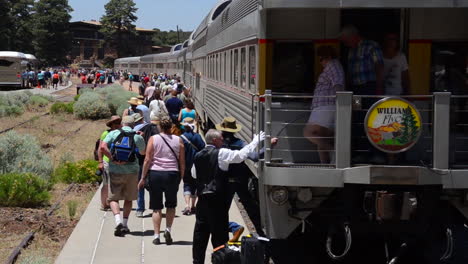 Tourists-Arrive-At-The-Grand-Canyon-By-Train