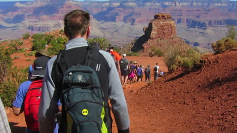 Wanderer-Erkunden-Den-Grand-Canyon