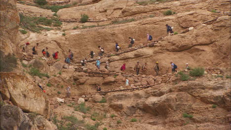 Hikers-In-The-Grand-Canyon