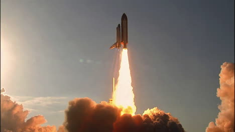 The-Space-Shuttle-Lifts-Off-From-Its-Launchpad-2