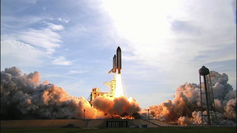 The-Space-Shuttle-Lifts-Off-From-Its-Launchpad-6