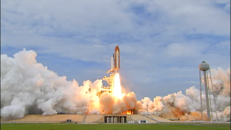 The-Space-Shuttle-Lifts-Off-From-Its-Launchpad-10