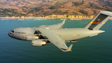 Antenas-Del-Comando-De-Movilidad-Aérea-De-La-Fuerza-Aérea-Estadounidense-C17-En-Vuelo-10