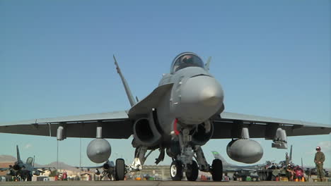 Air-Force-F15-Jets-Taxi-En-Una-Pista