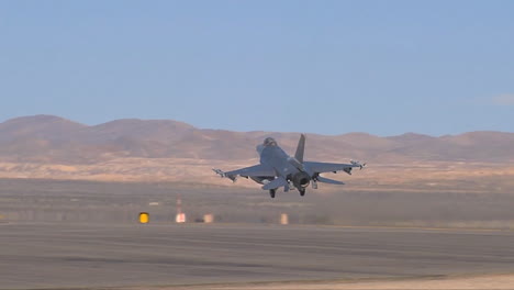 F16-Kampfjets-Landen