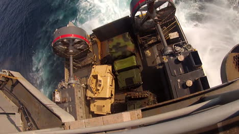 Marine-Forces-Use-Amphibious-Assault-Vehicles-On-The-Ocean-1