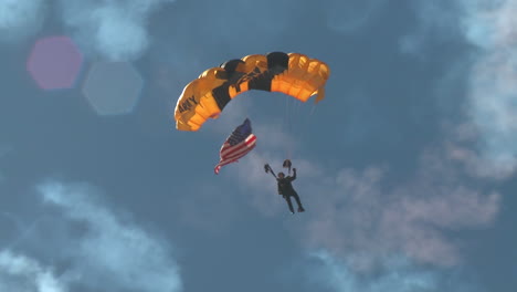 Army-Parachutists-Perform-At-An-Airshow