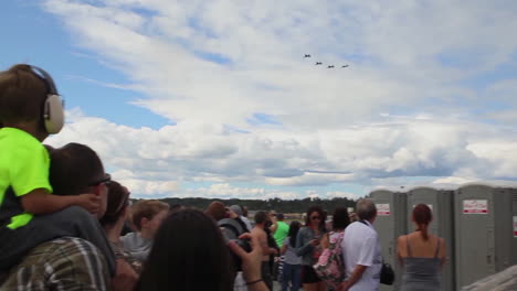 Fans-Watch-Flyovers-At-An-Airshow-1