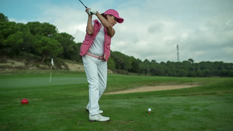 Lady-Playing-Golf-11