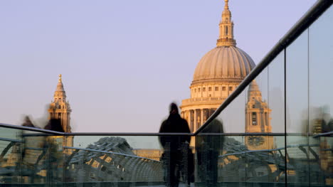 Millennium-Bridge-London-02