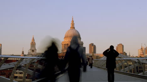 Millennium-Bridge-London-03