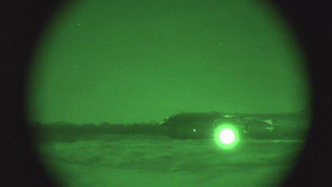 Night-Vision-Footage-Of-Us-Air-Force-C17-Taking-Off